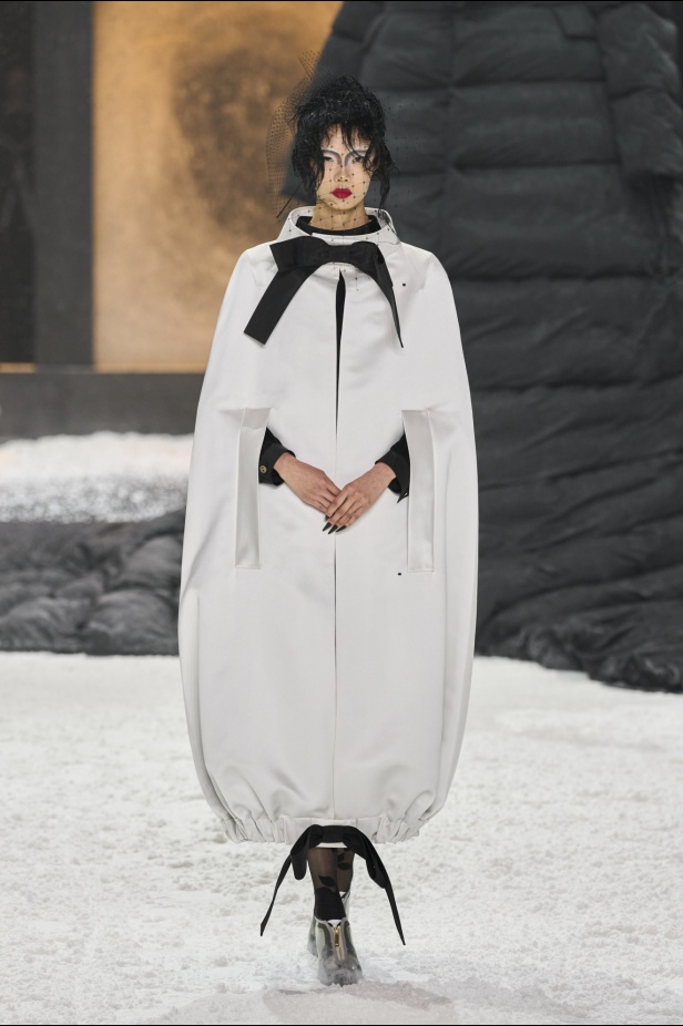 خيال الشعر والحرف اليدوية يختتم أسبوع الموضة النيويوركي مع مجموعة THOM BROWNE