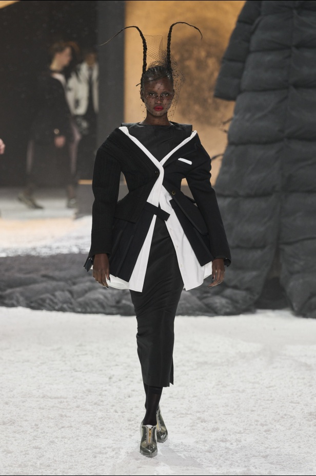 خيال الشعر والحرف اليدوية يختتم أسبوع الموضة النيويوركي مع مجموعة THOM BROWNE