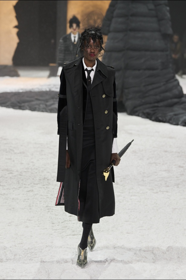 خيال الشعر والحرف اليدوية يختتم أسبوع الموضة النيويوركي مع مجموعة THOM BROWNE