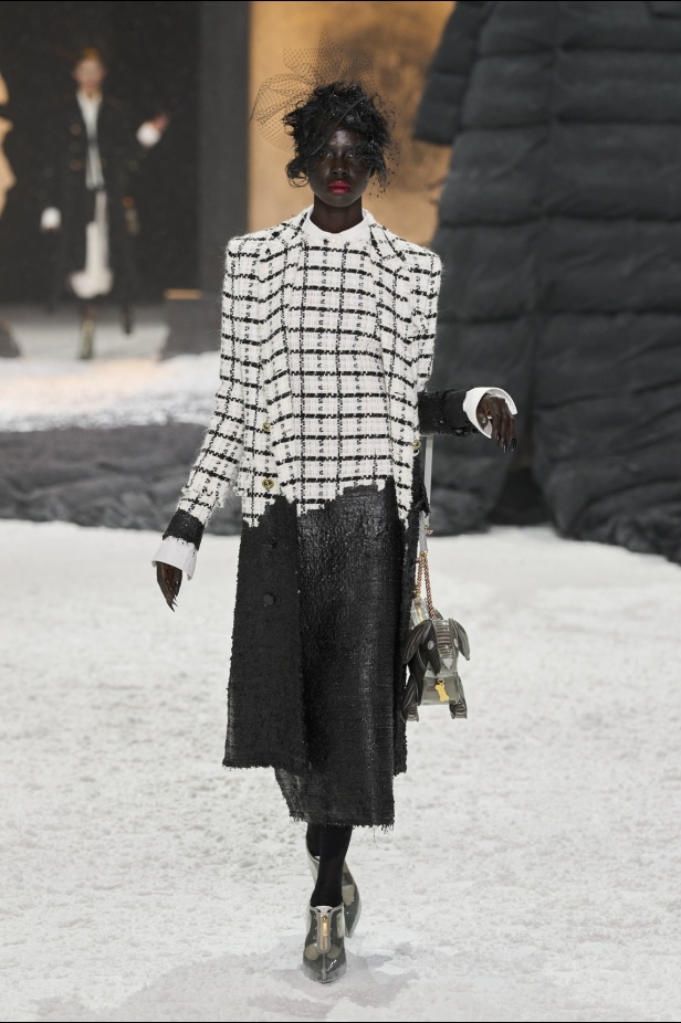 خيال الشعر والحرف اليدوية يختتم أسبوع الموضة النيويوركي مع مجموعة THOM BROWNE