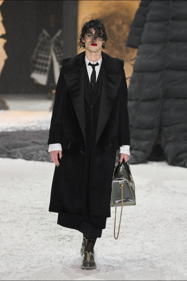 خيال الشعر والحرف اليدوية يختتم أسبوع الموضة النيويوركي مع مجموعة THOM BROWNE