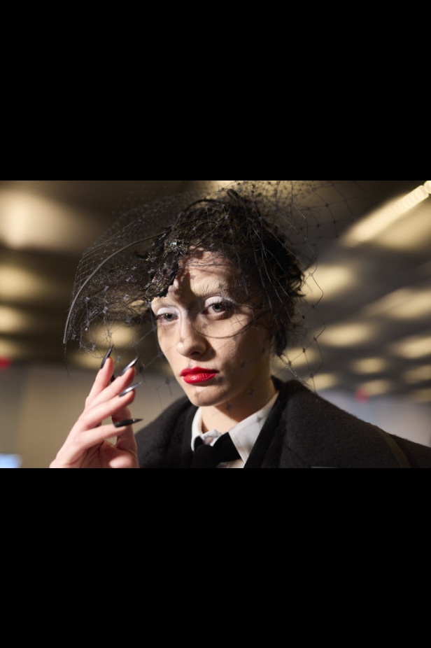  مجموعة THOM BROWNE