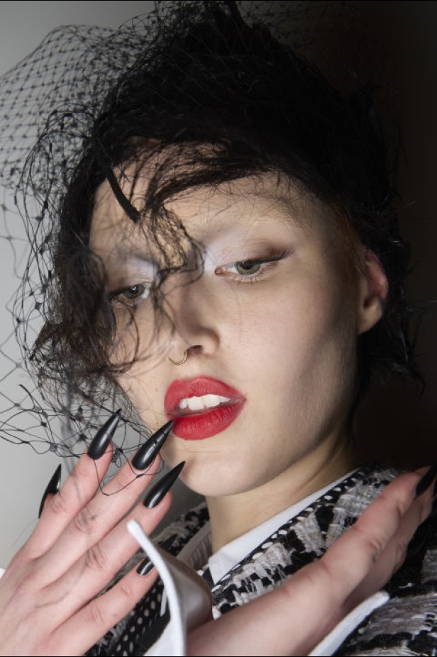  مجموعة THOM BROWNE