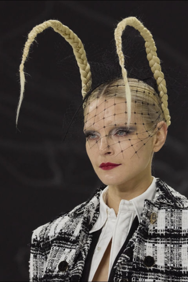  مجموعة THOM BROWNE