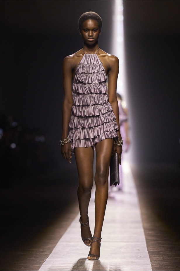 عرض أزياء Tom Ford لخريف وشتاء 2024-2025 في ميلانو