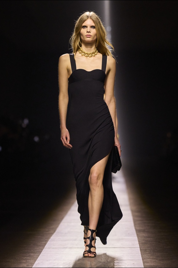 عرض أزياء Tom Ford لخريف وشتاء 2024-2025 في ميلانو