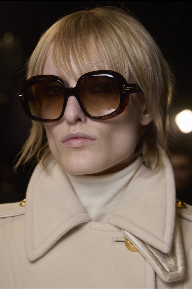 الإطلالات الجمالية لعرض أزياء Tom Ford لخريف وشتاء 2024-2025 في ميلانو