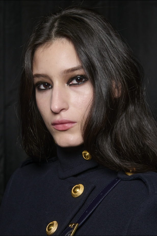 الإطلالات الجمالية لعرض أزياء Tom Ford لخريف وشتاء 2024-2025 في ميلانو