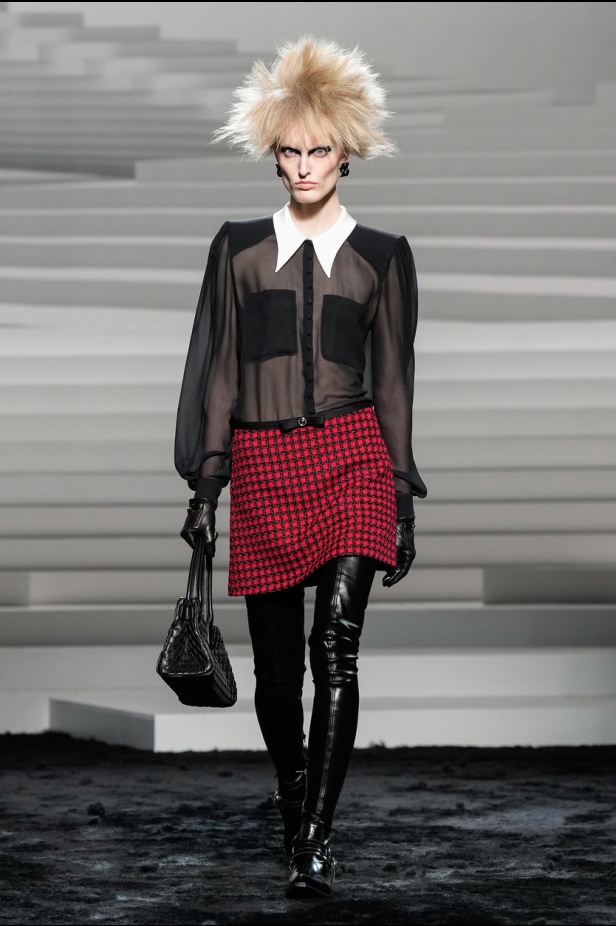 مجموعة Versace لخريف وشتاء 2024- 2025