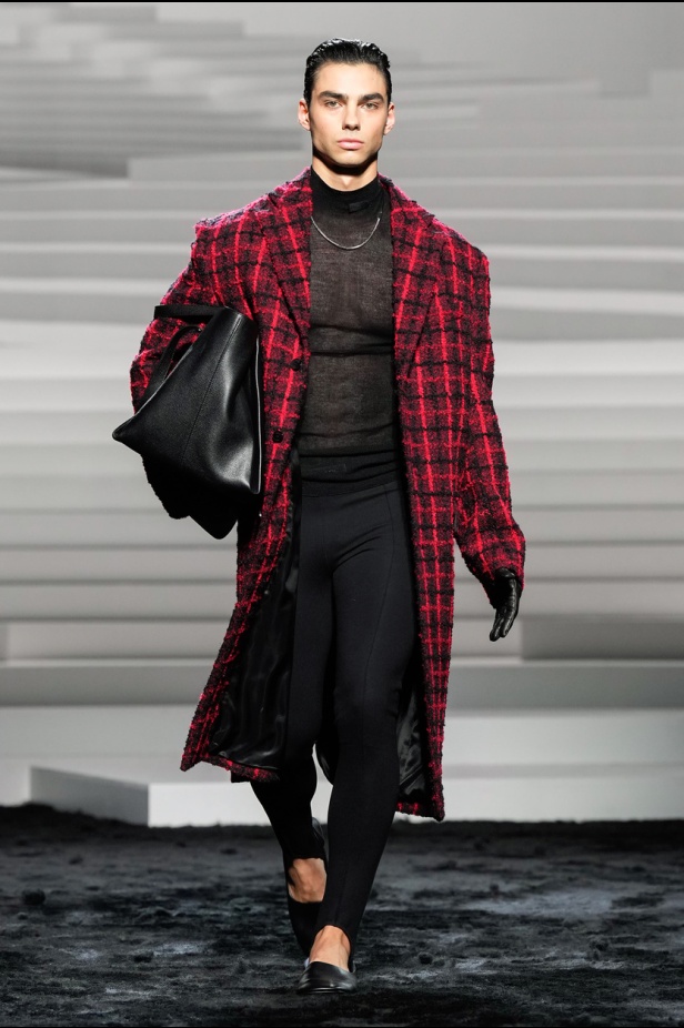 مجموعة Versace لخريف وشتاء 2024- 2025