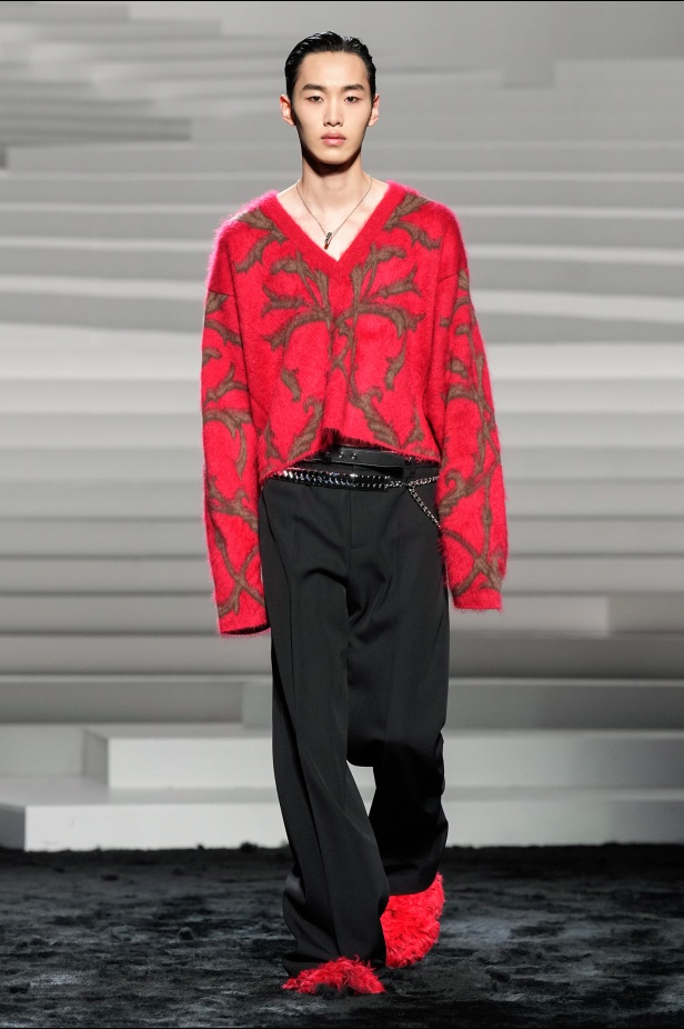 مجموعة Versace لخريف وشتاء 2024- 2025