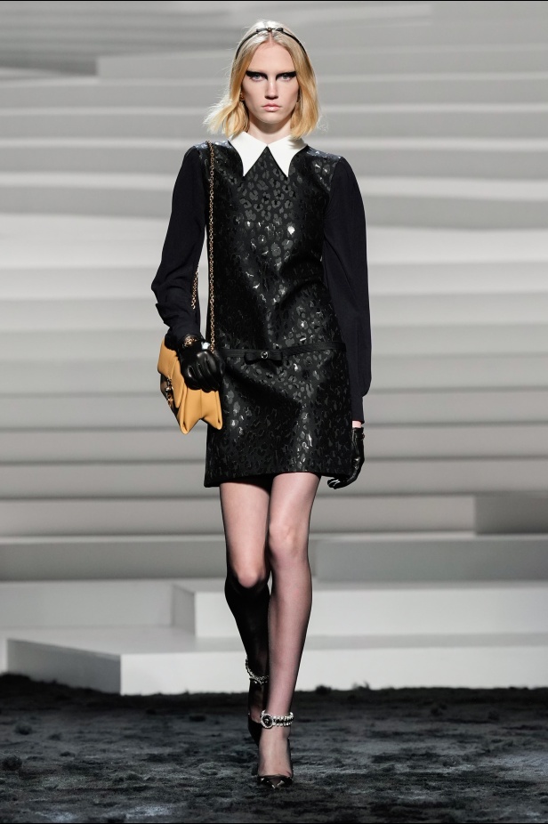 مجموعة Versace لخريف وشتاء 2024- 2025