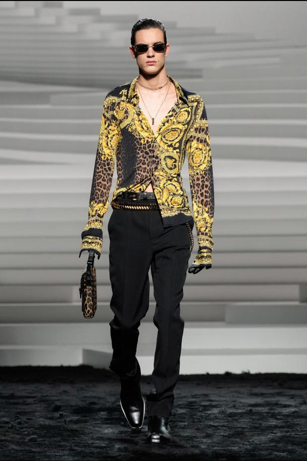 مجموعة Versace لخريف وشتاء 2024- 2025