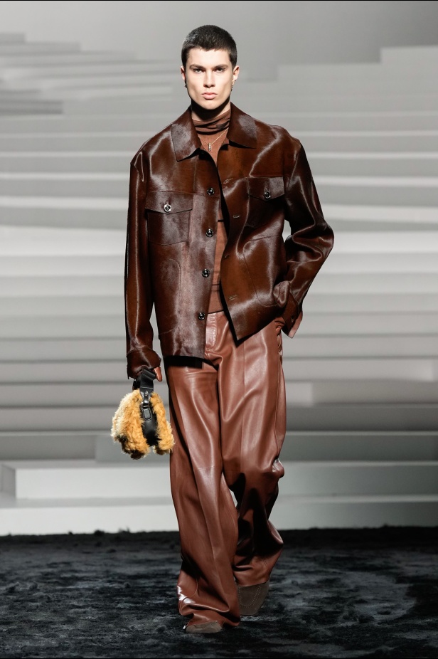 مجموعة Versace لخريف وشتاء 2024- 2025