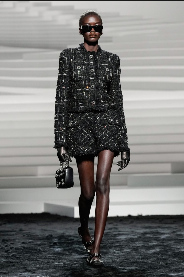 مجموعة Versace لخريف وشتاء 2024- 2025