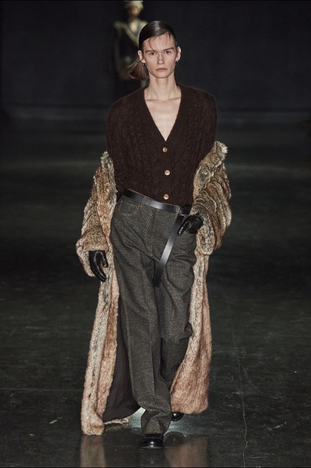 مجموعة Emilia Wickstead لموسم خريف وشتاء 2024- 2025 في لندن