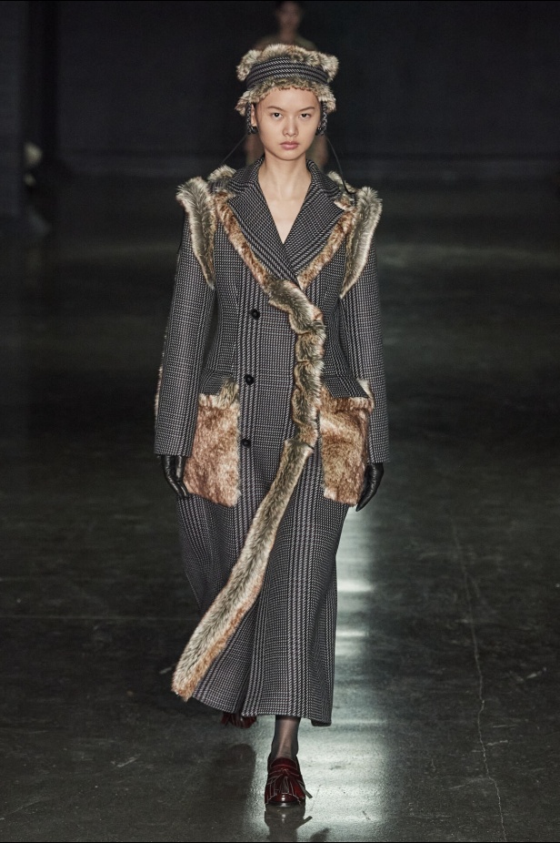 مجموعة Emilia Wickstead لموسم خريف وشتاء 2024- 2025 في لندن