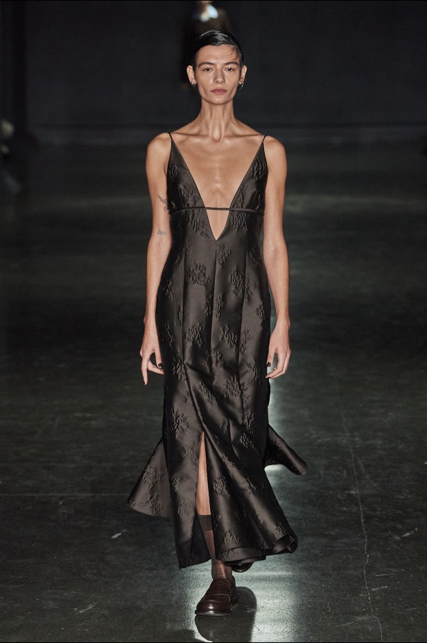 مجموعة Emilia Wickstead لموسم خريف وشتاء 2024- 2025 في لندن