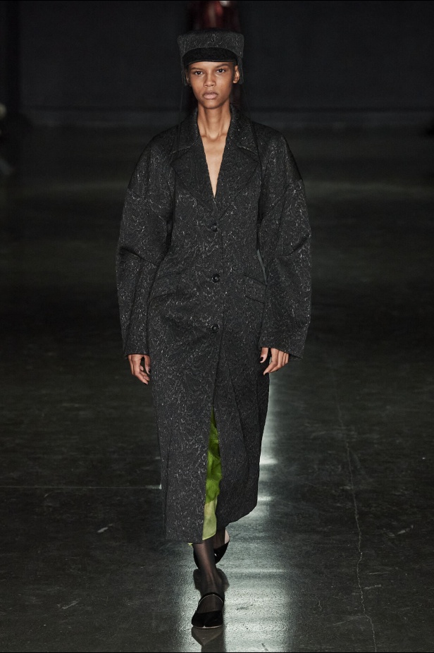 مجموعة Emilia Wickstead لموسم خريف وشتاء 2024- 2025 في لندن