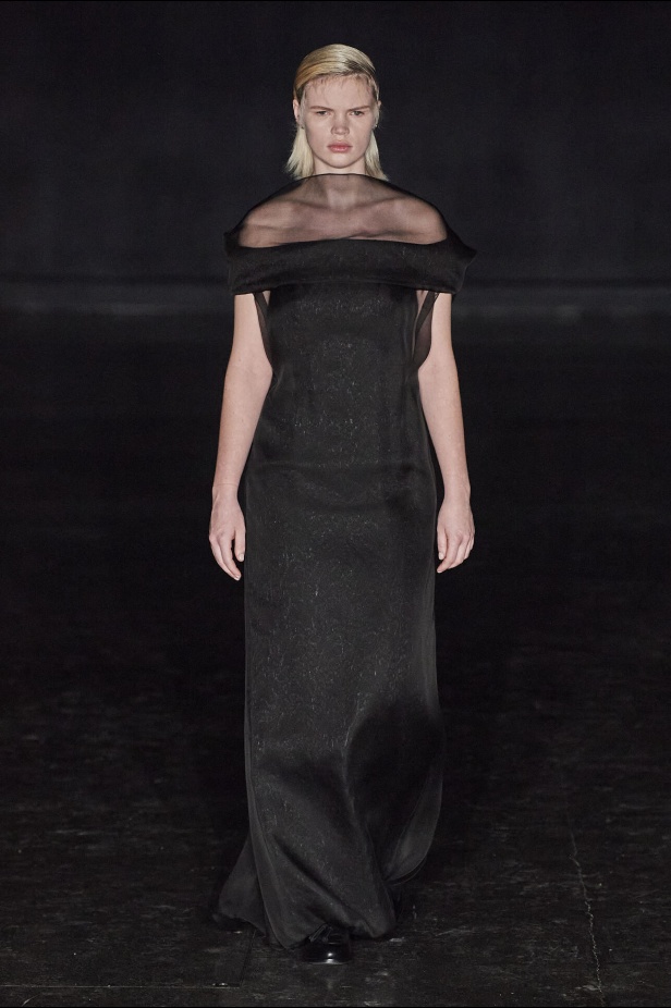 مجموعة Emilia Wickstead لموسم خريف وشتاء 2024- 2025 في لندن