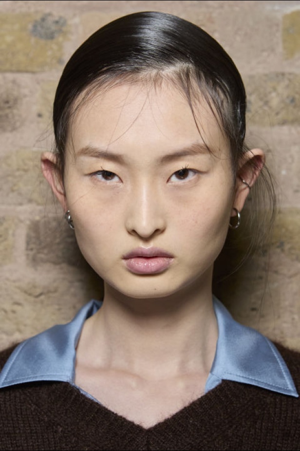 مجموعة Emilia Wickstead لموسم خريف وشتاء 2024- 2025 في لندن