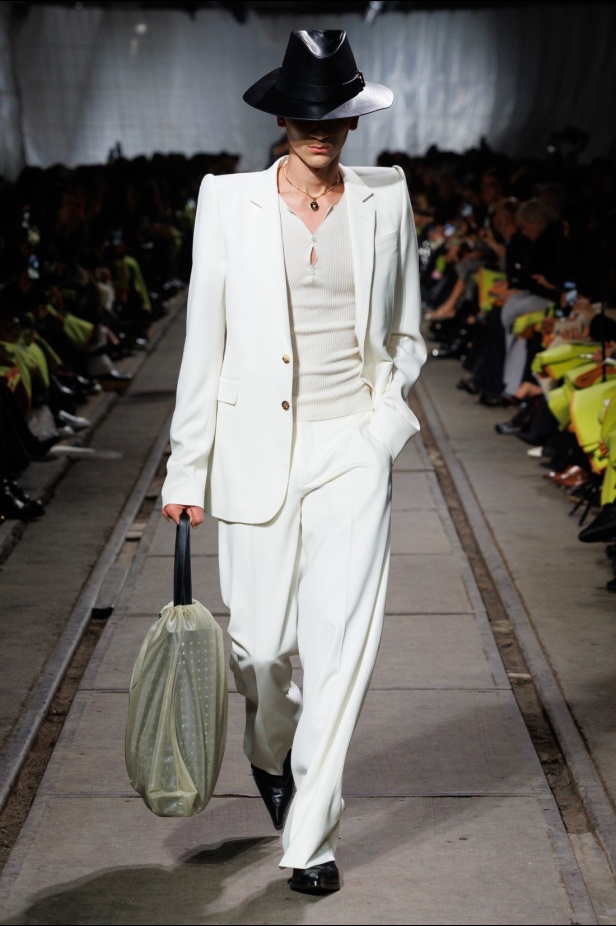 مجموعة Alexander McQueen لخريف 2024