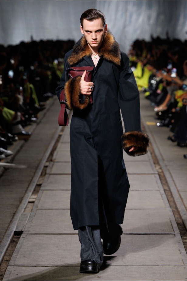 مجموعة Alexander McQueen لخريف 2024