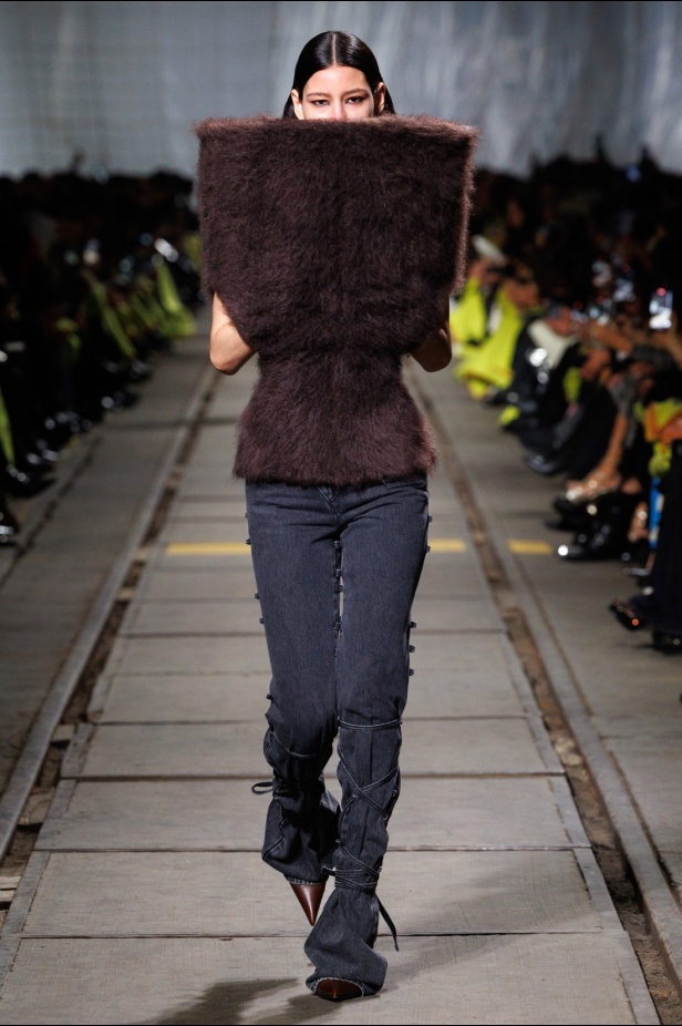 مجموعة Alexander McQueen لخريف 2024