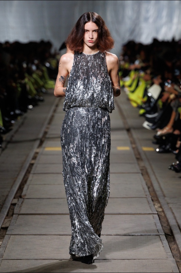 مجموعة Alexander McQueen لخريف 2024