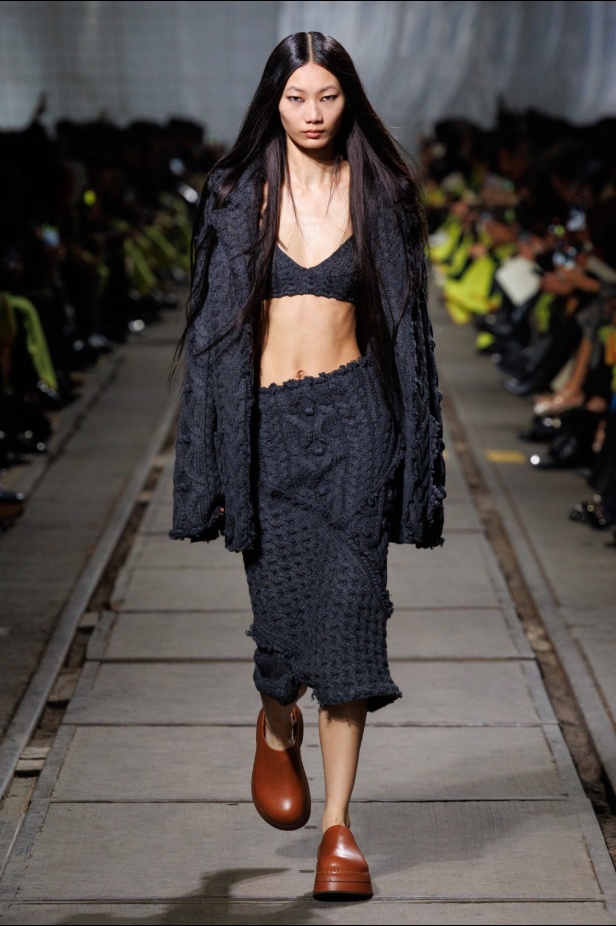 مجموعة Alexander McQueen لخريف 2024