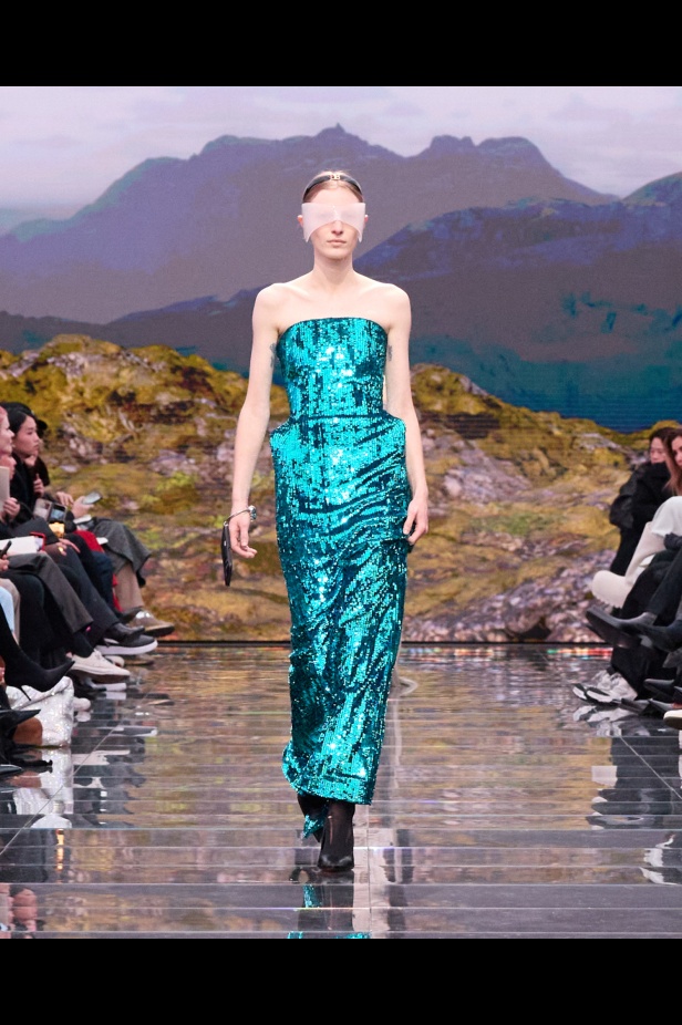 مجموعة Balenciaga لخريف وشتاء 2024