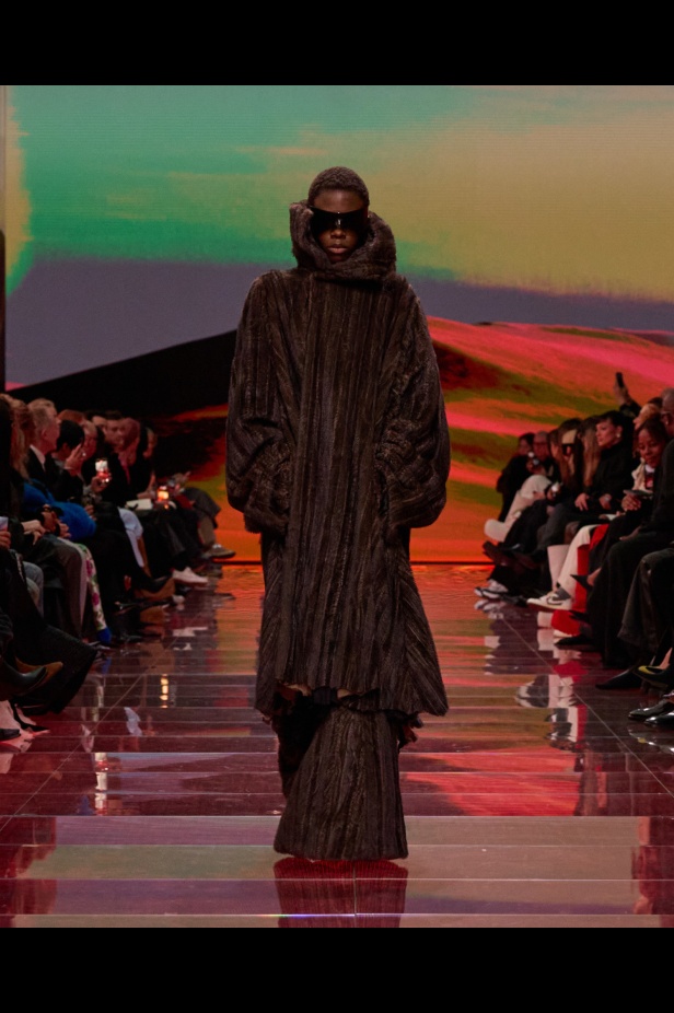 مجموعة Balenciaga لخريف وشتاء 2024