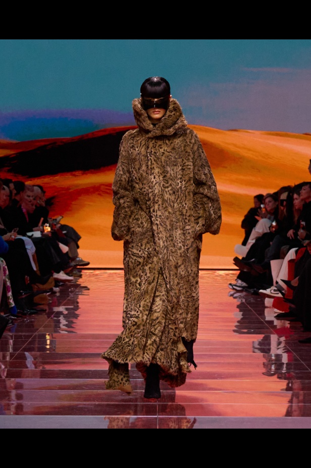 مجموعة Balenciaga لخريف وشتاء 2024