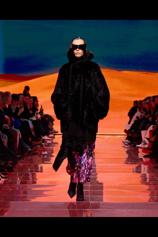 مجموعة Balenciaga لخريف وشتاء 2024