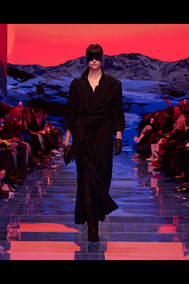 مجموعة Balenciaga لخريف وشتاء 2024