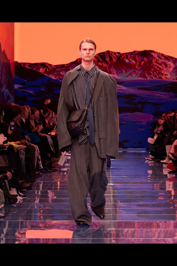 مجموعة Balenciaga لخريف وشتاء 2024