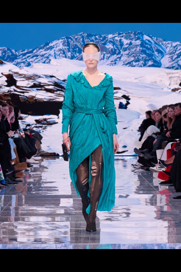 مجموعة Balenciaga لخريف وشتاء 2024