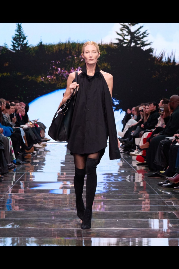 مجموعة Balenciaga لخريف وشتاء 2024