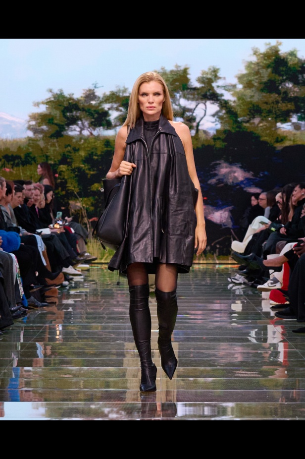 مجموعة Balenciaga لخريف وشتاء 2024