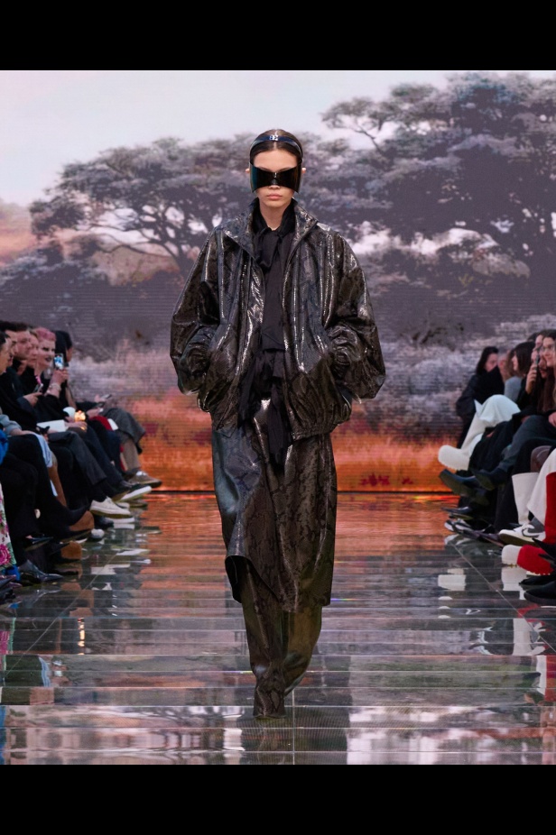 مجموعة Balenciaga لخريف وشتاء 2024