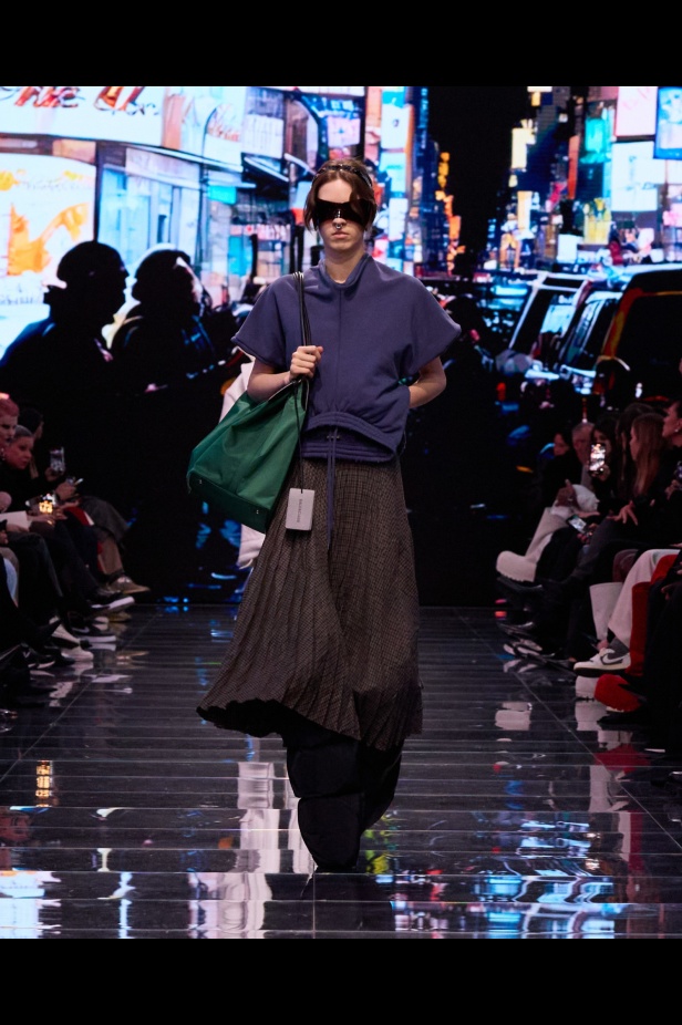 مجموعة Balenciaga لخريف وشتاء 2024