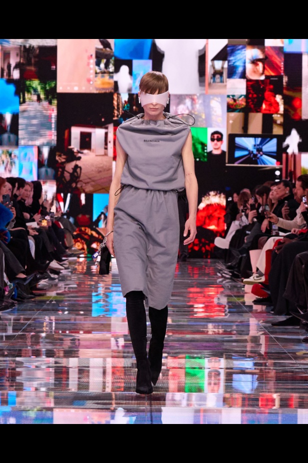 مجموعة Balenciaga لخريف وشتاء 2024