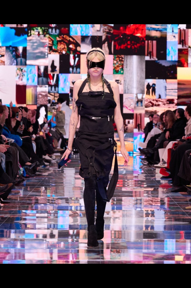 مجموعة Balenciaga لخريف وشتاء 2024