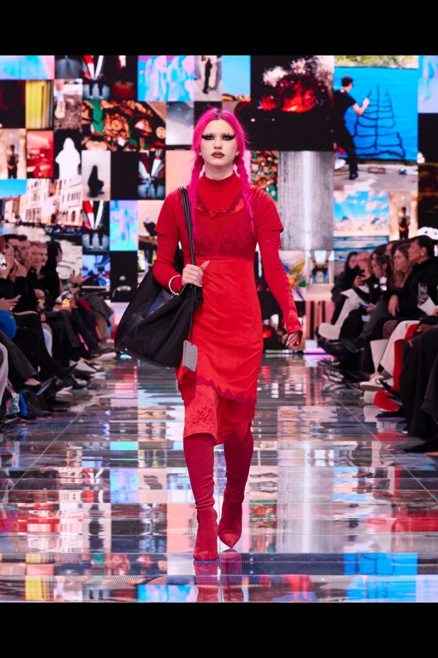 مجموعة Balenciaga لخريف وشتاء 2024