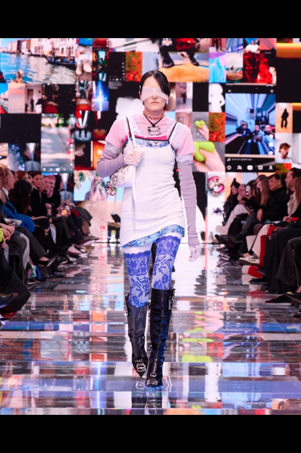 مجموعة Balenciaga لخريف وشتاء 2024