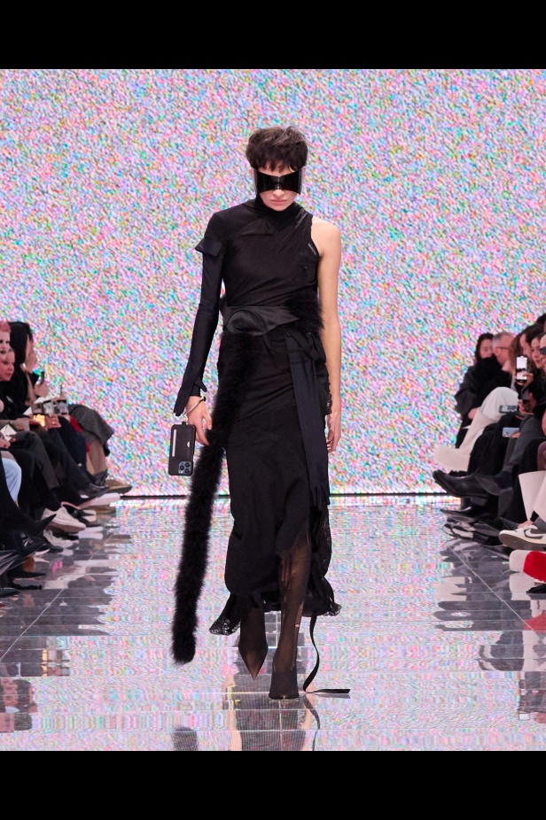 مجموعة Balenciaga لخريف وشتاء 2024