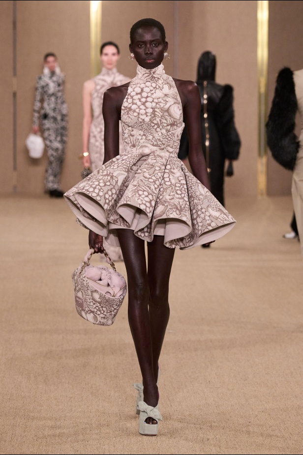 مجموعة Balmain لخريف وشتاء 2024