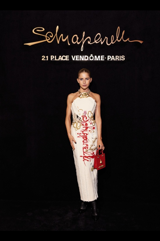 مجموعة Schiaparelli لخريف وشتاء 2024.. فخامة معتادة وعالم من الإبداع