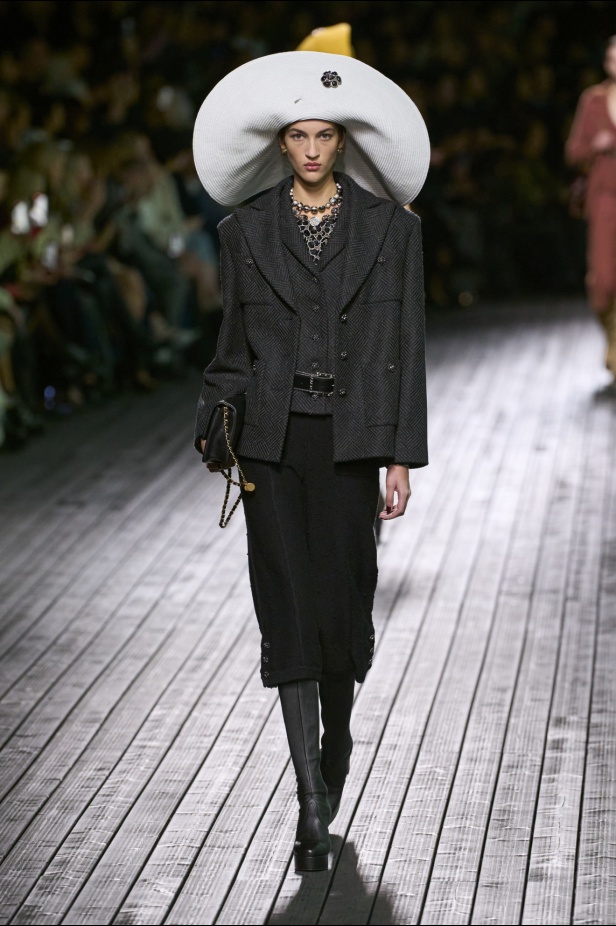 "شانيل" خريف و شتاء 2024