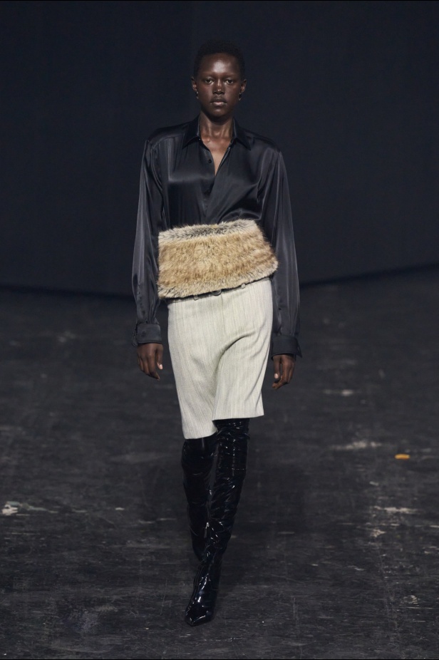 مجموعة Coperni لخريف 2024 ابتكارات جديدة في عالمي الموضة والتكنولوجيا 